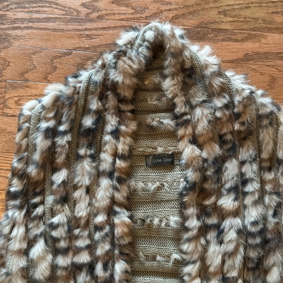 Love Token Rabbit fur vest w/ front pockets - Picture 2 of 5
